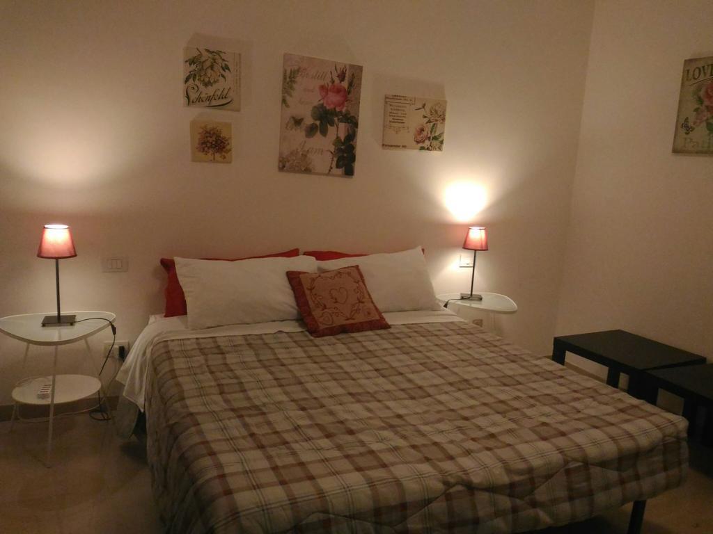 Domus Taranto Unica Sede Hotel Стая снимка