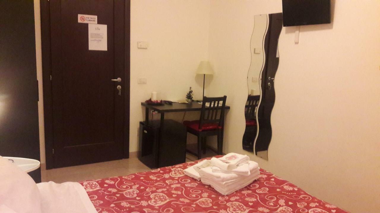 Domus Taranto Unica Sede Hotel Екстериор снимка