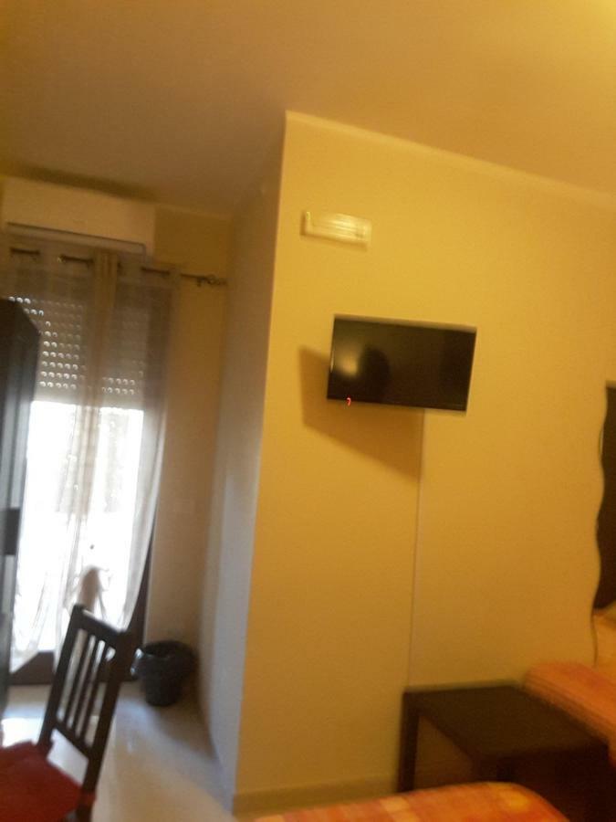 Domus Taranto Unica Sede Hotel Екстериор снимка